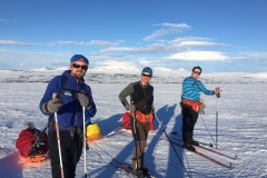 Mynd/Yfir jöklana 3 - Ferðafélagar á Brúarjökli um helgina. Óskar er fyrir miðju myndarinnar.