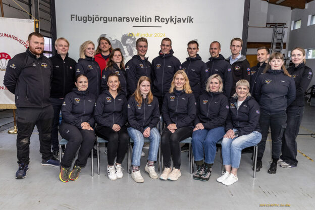 14 manns gengu inn á aðalfundi FBSR 2024. Hér má sjá hópinn ásamt nýliðaþjálfurum.
